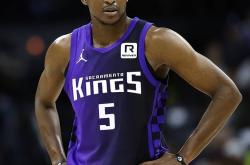 NBA常规赛：布朗克斯国王队大胜小牛队的简单介绍